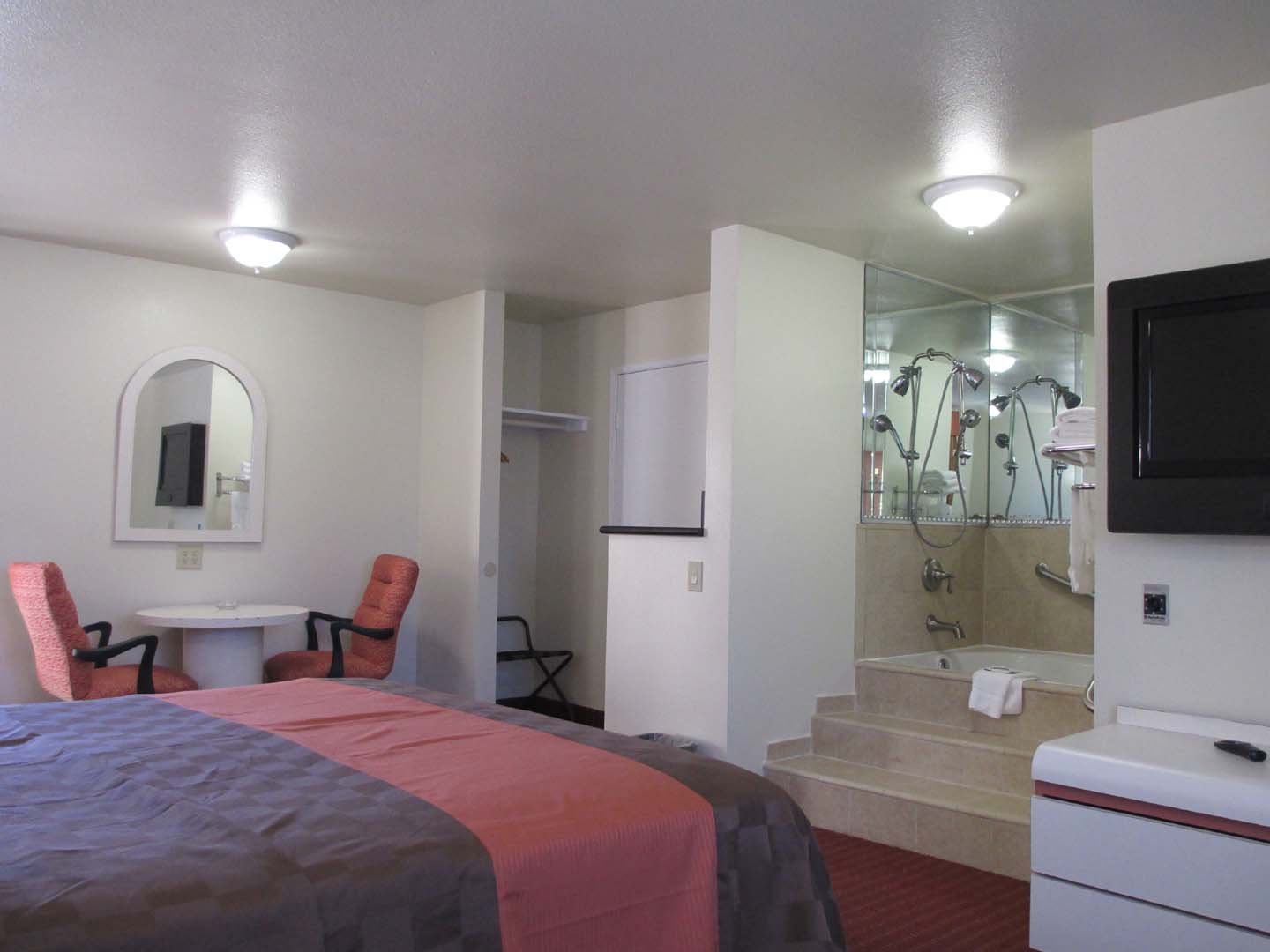 Claremont Lodge Discover Claremont