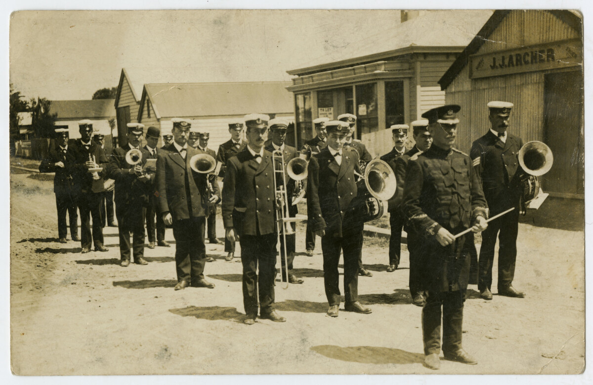 Brass Band in the Parade, 2009 discoverywall.nz