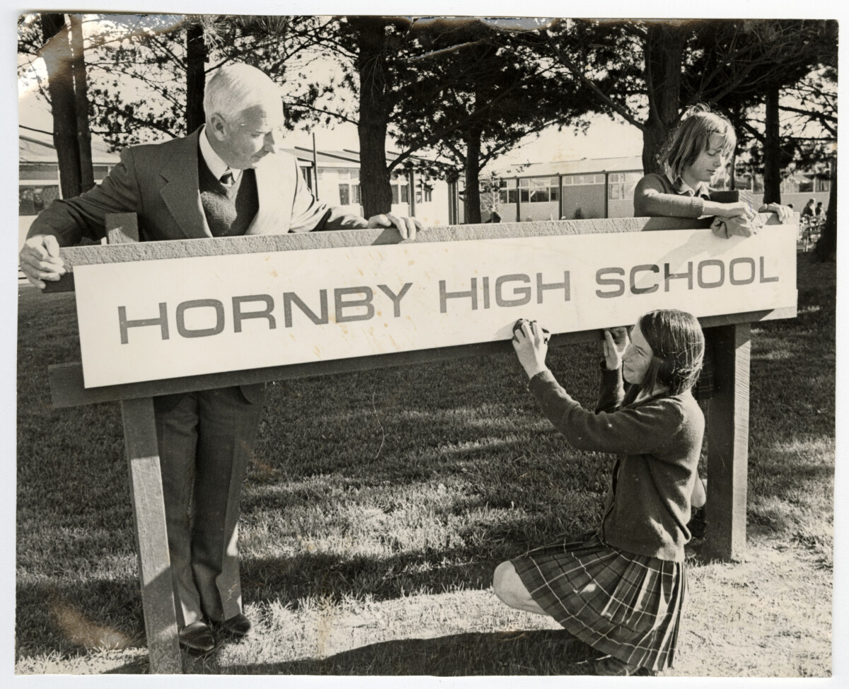 Sign for Hornby High School, Waterloo Road discoverywall.nz