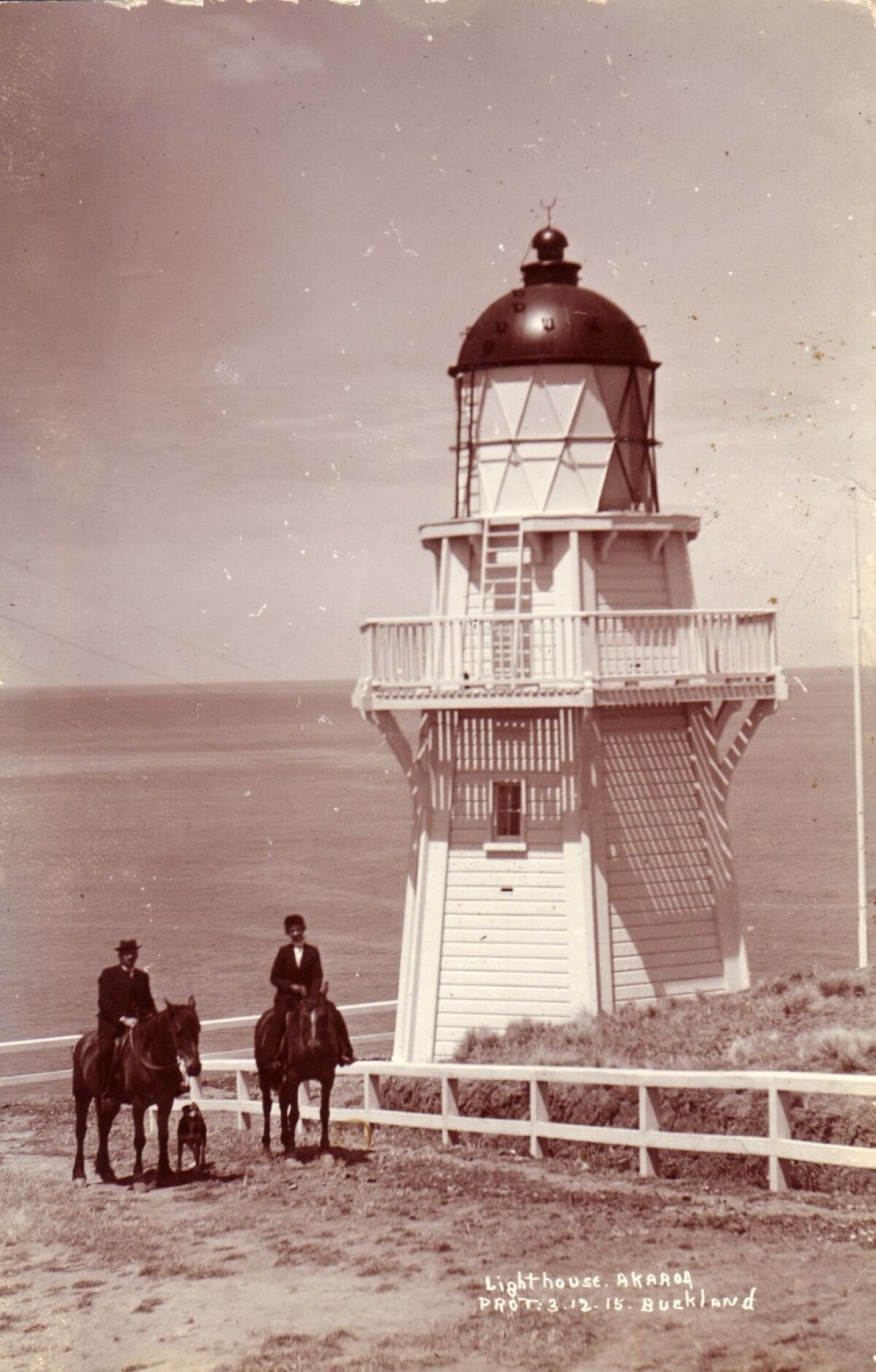 Akaroa Head lighthouse discoverywall.nz
