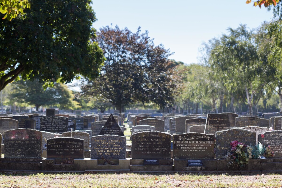 Headstones at the Waimairi Cemetery discoverywall.nz