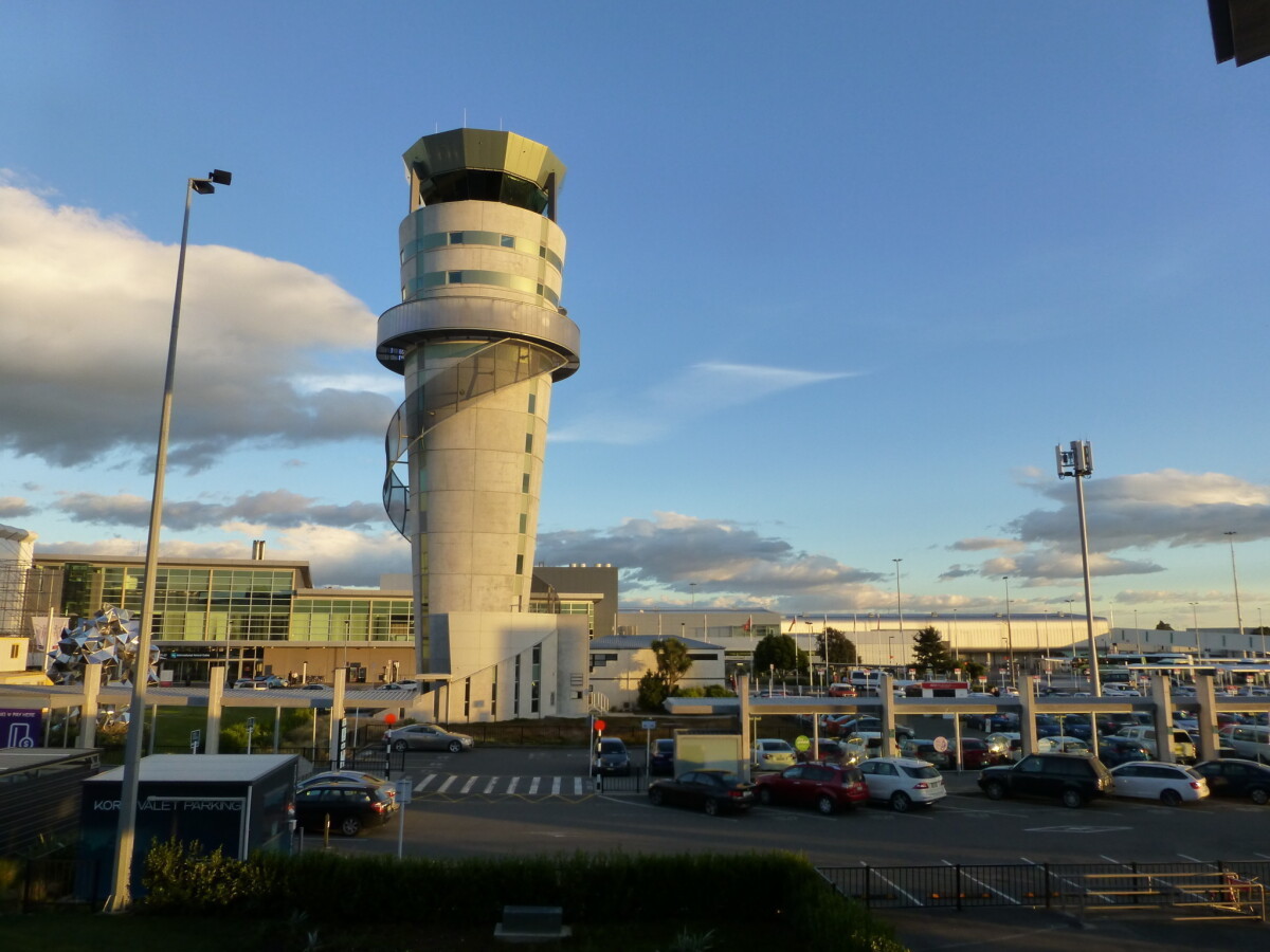 Taxiing Plane discoverywall.nz