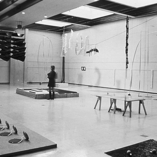 Artist Paul Johns at the BrookeGifford gallery discoverywall.nz