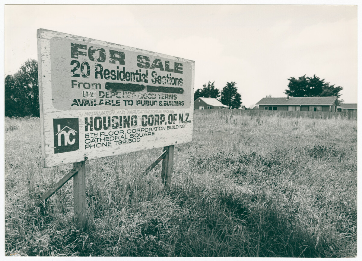 Sections for sale sign in Redwood discoverywall.nz
