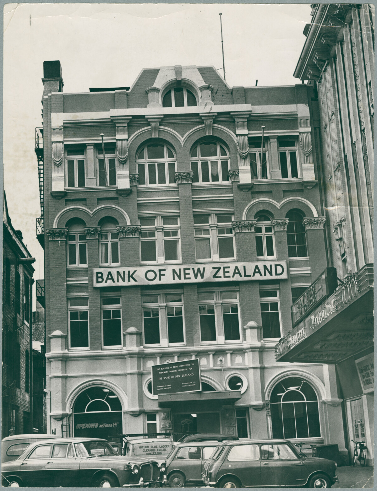 Bank of New Zealand, Cathedral Square, Christchurch discoverywall.nz