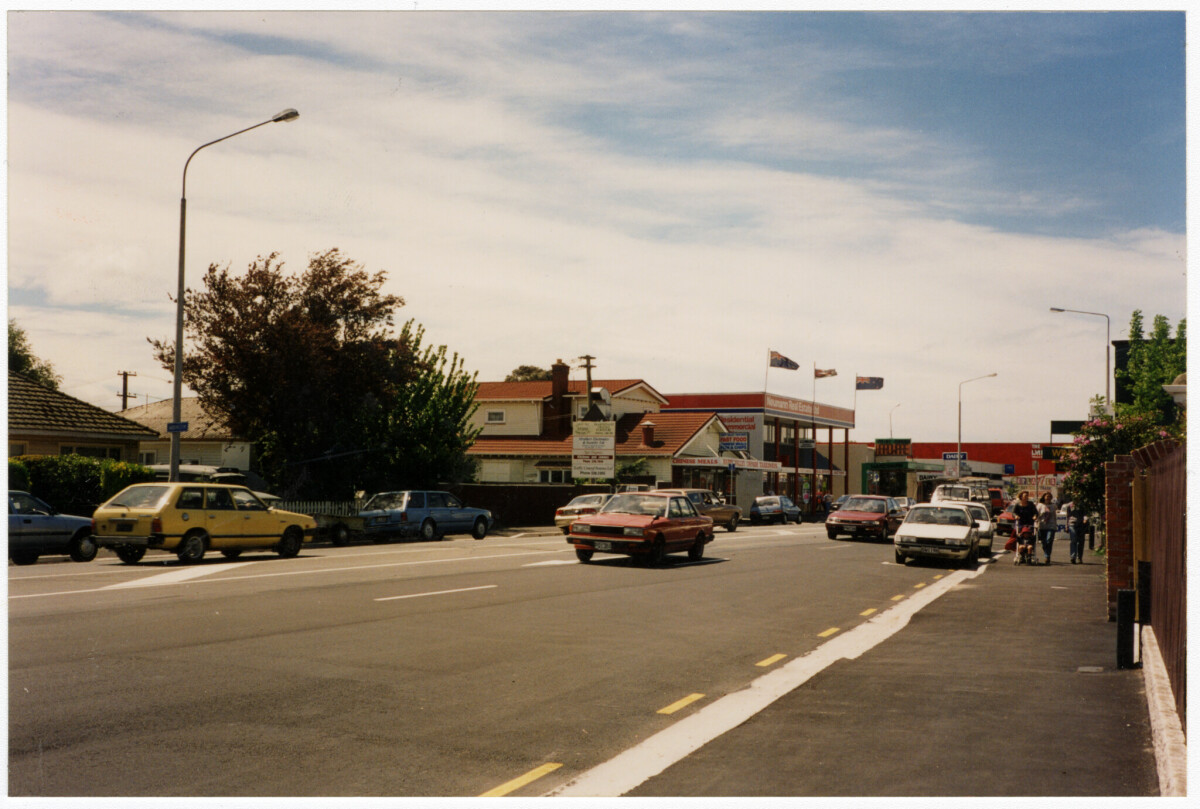Shops on Lincoln Road discoverywall.nz
