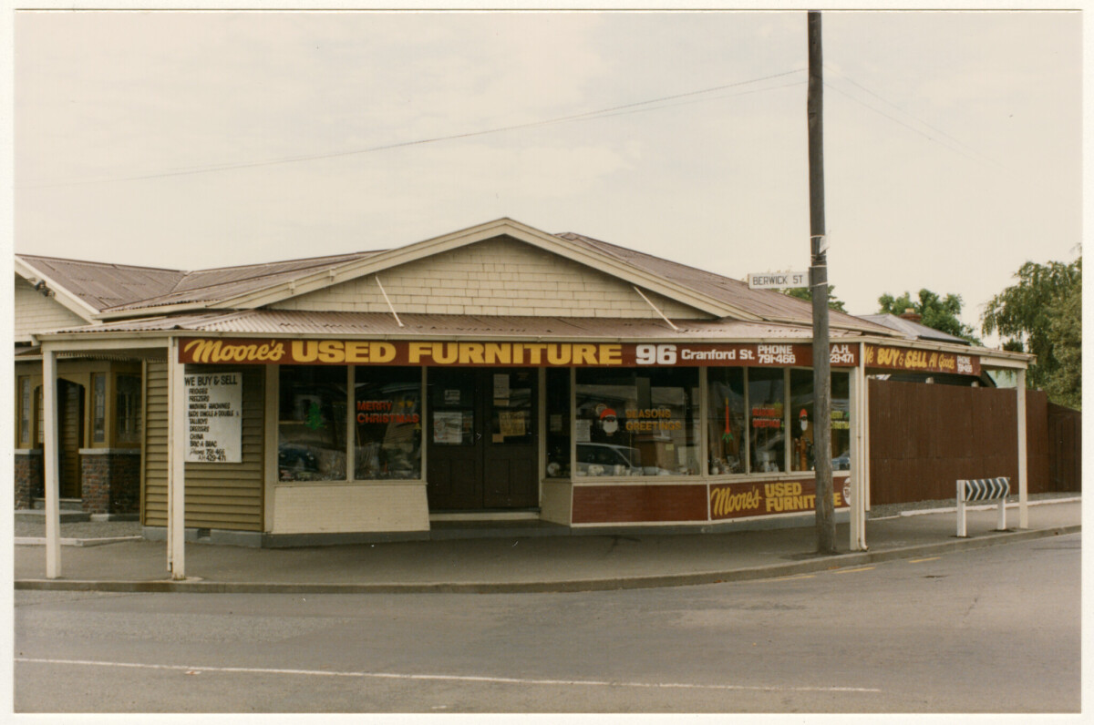 Used furniture shop on Hereford Street discoverywall.nz