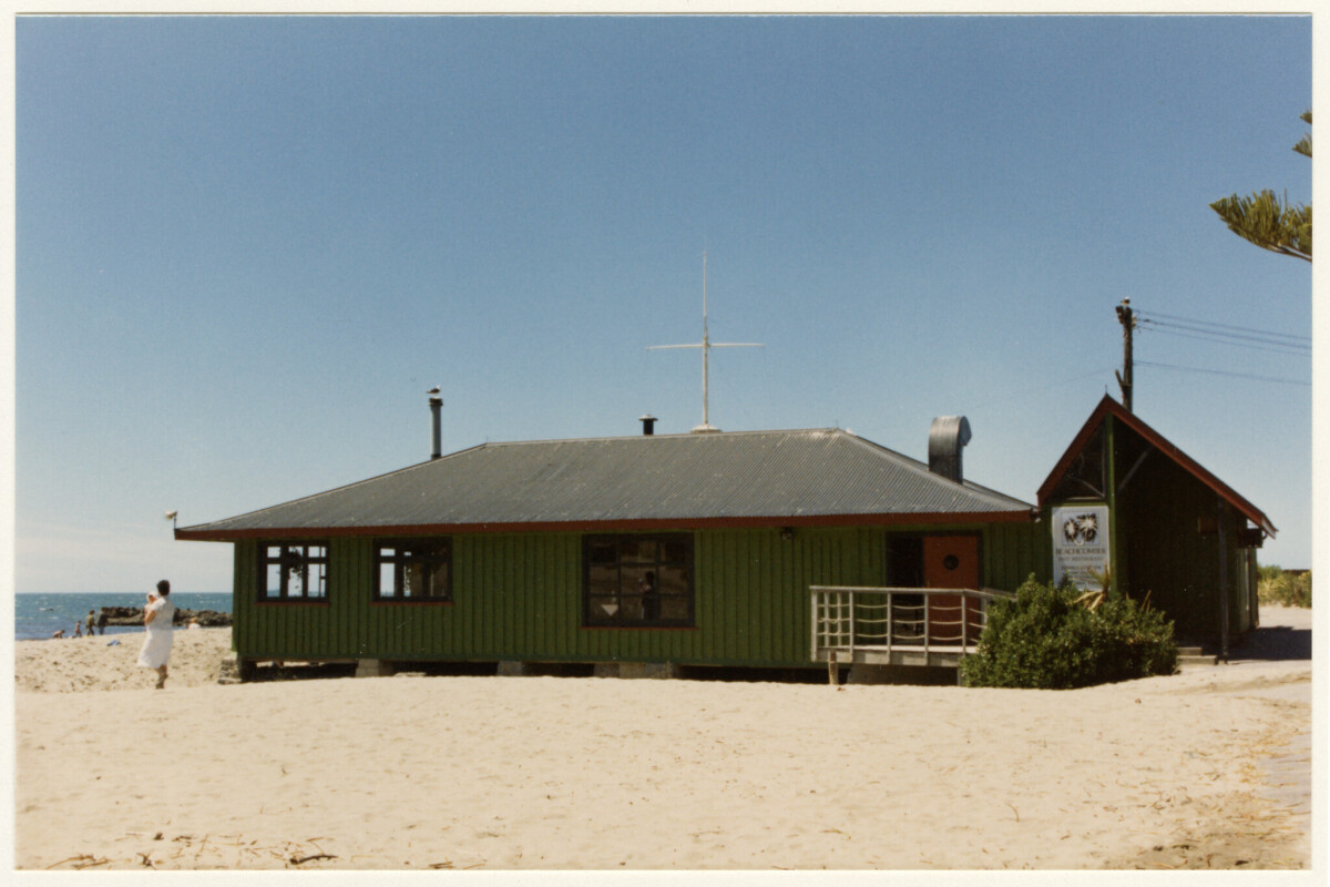 Restaurant on the Esplanade discoverywall.nz