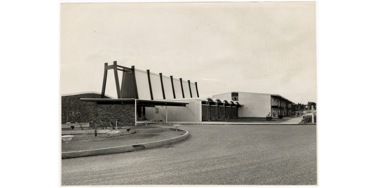 The White Heron Hotel discoverywall.nz