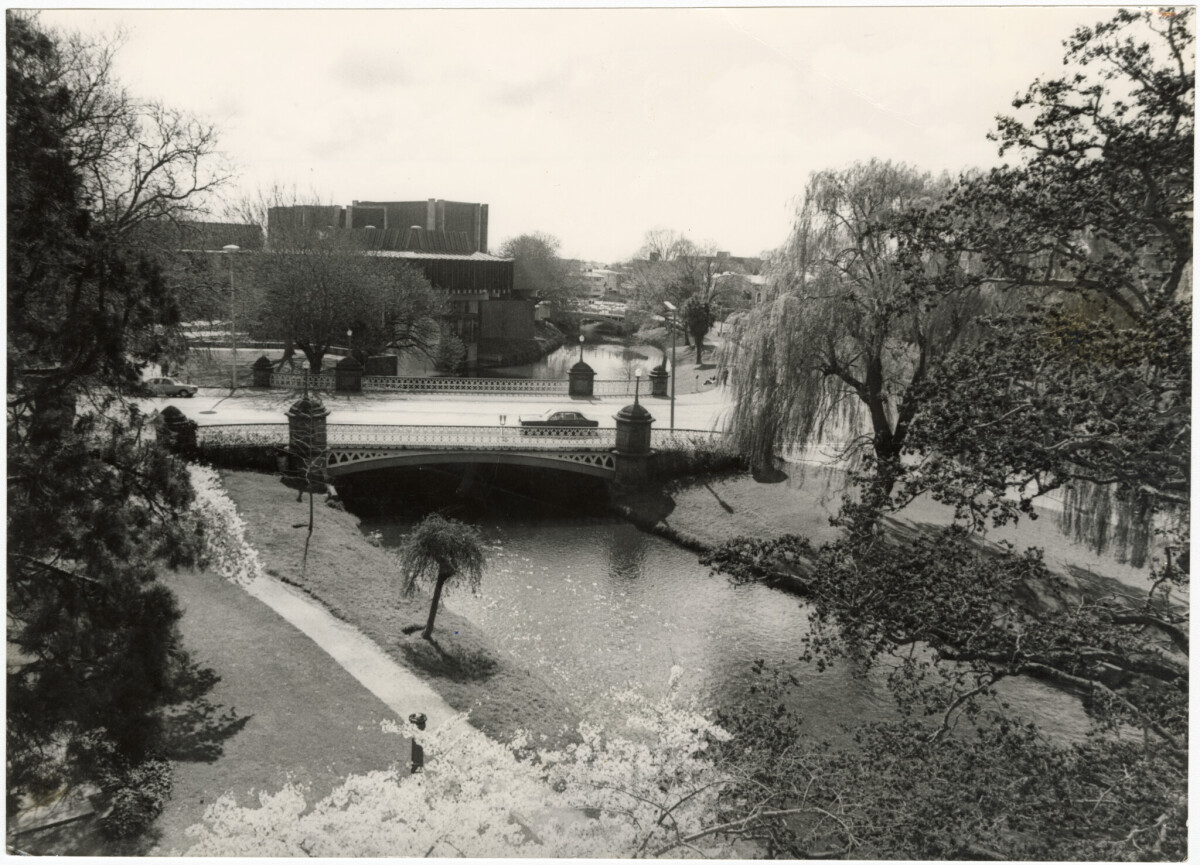 Avon River and Town Hall discoverywall.nz