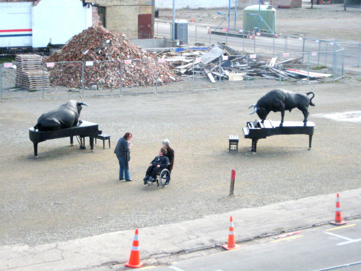 Stay sculpture at Christchurch Arts Centre discoverywall.nz