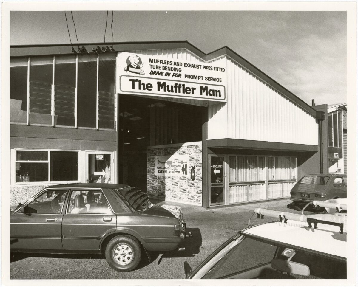 The Muffler Man discoverywall.nz