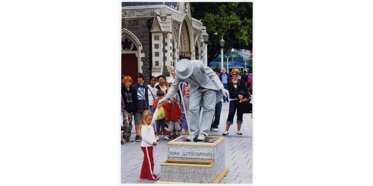 Living statues Cathedral Square discoverywall.nz