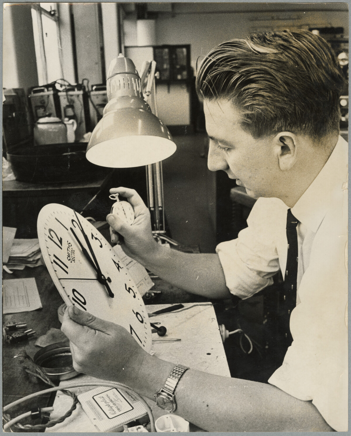 Repairing an electric clock discoverywall.nz
