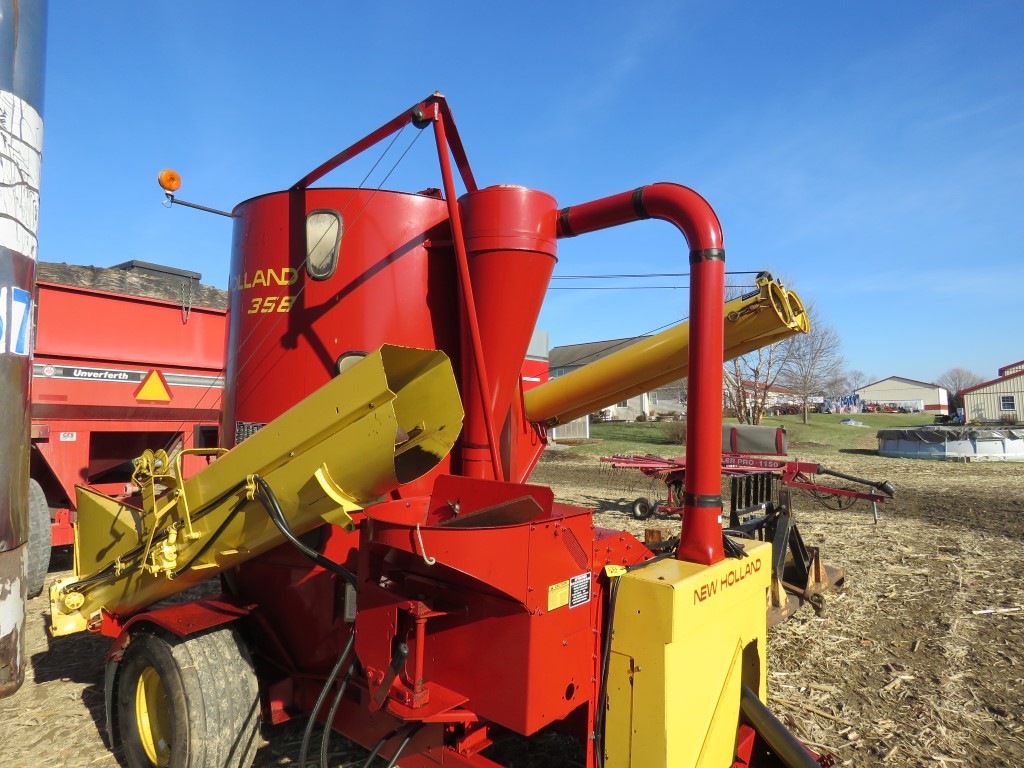 New Holland 358 Grinder Mixer Sold Yesterday on PA Auction 3rd