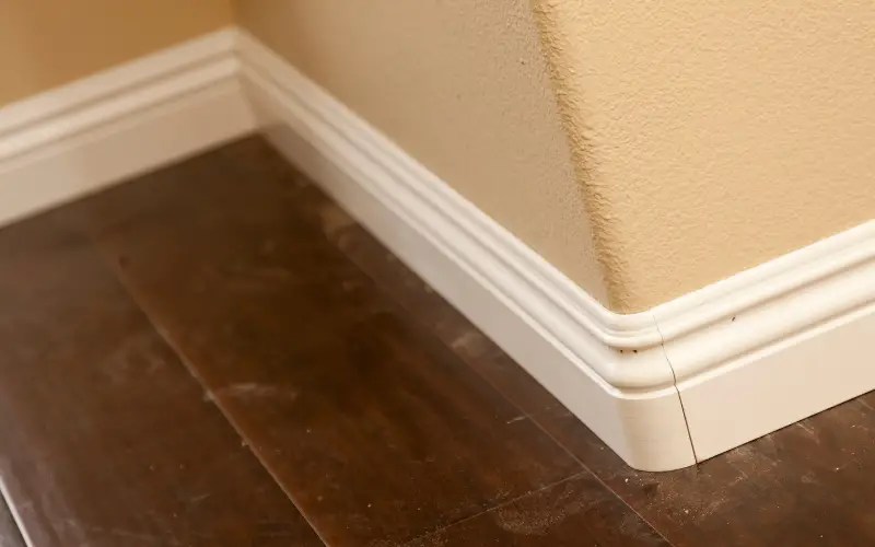 Crown Molding Vs Baseboard DiscussDiy