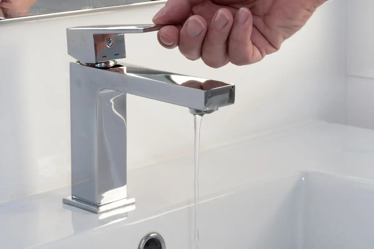 Water Still Comes Out of Faucet When Using Shower (StepByStep