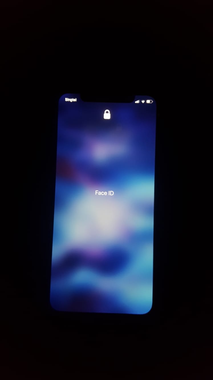 iPhone X display colour bleed Apple Community