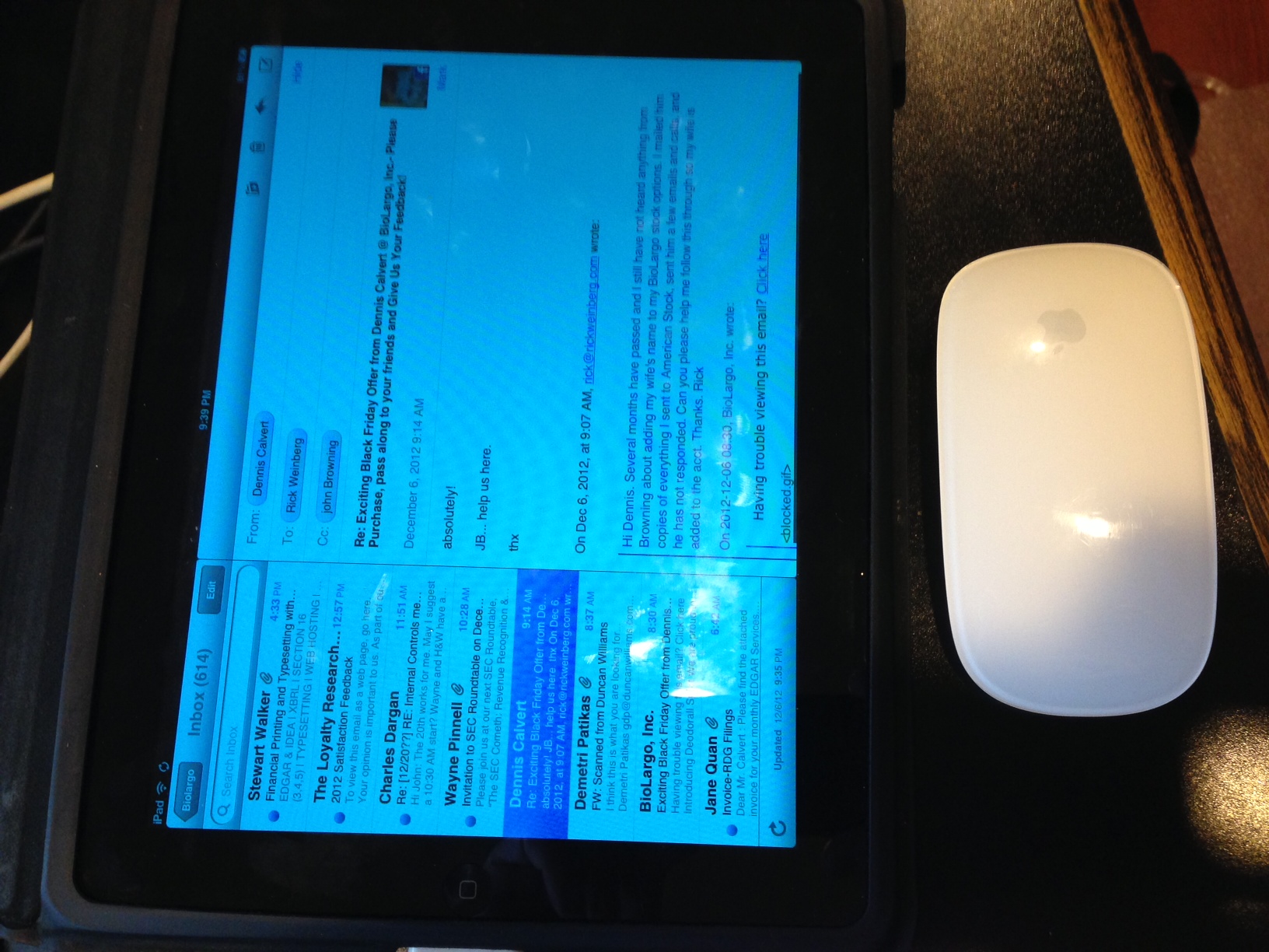 iPad screen turned weird color, looks lik… Apple Community
