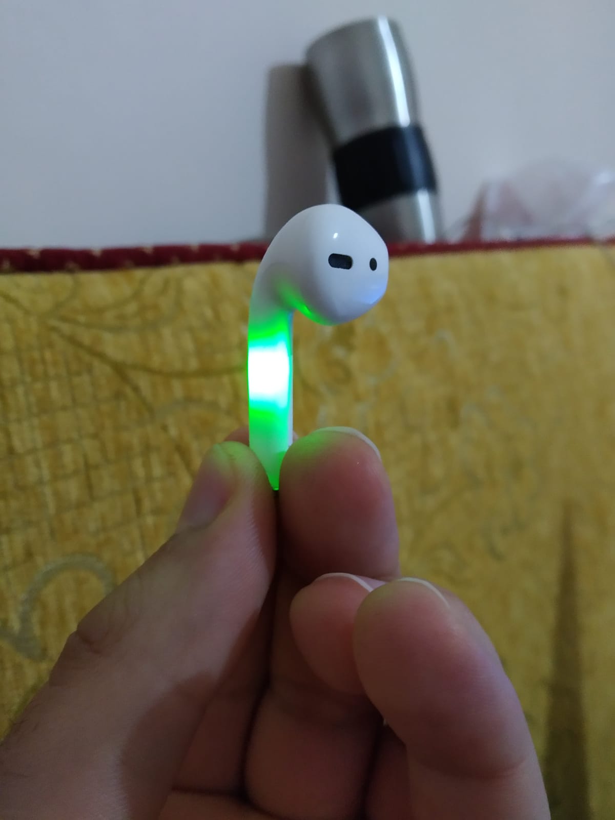 airpods green light Apple Community
