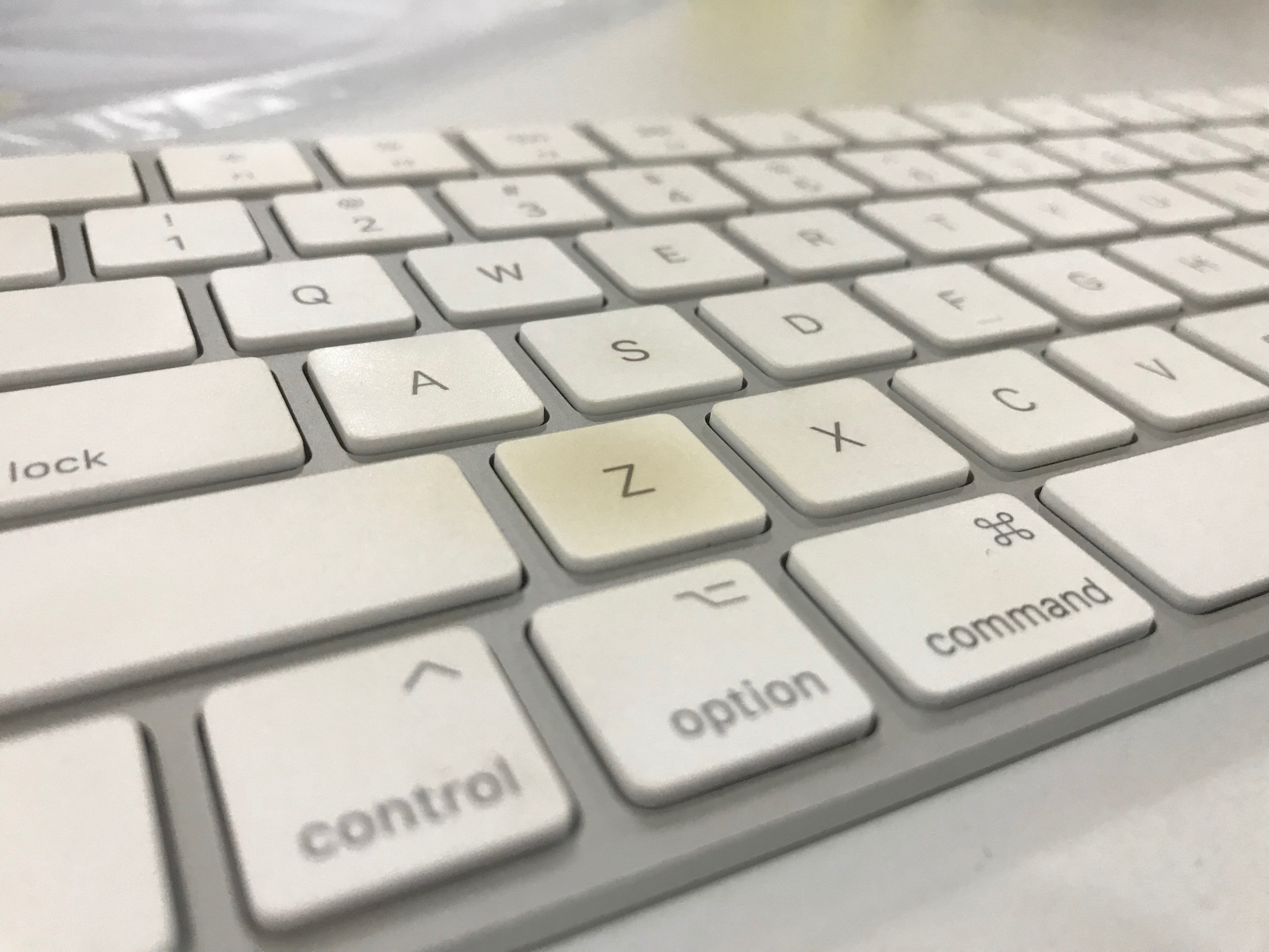 Yellow stains on my Magic Keyboard and Ma… Apple Community