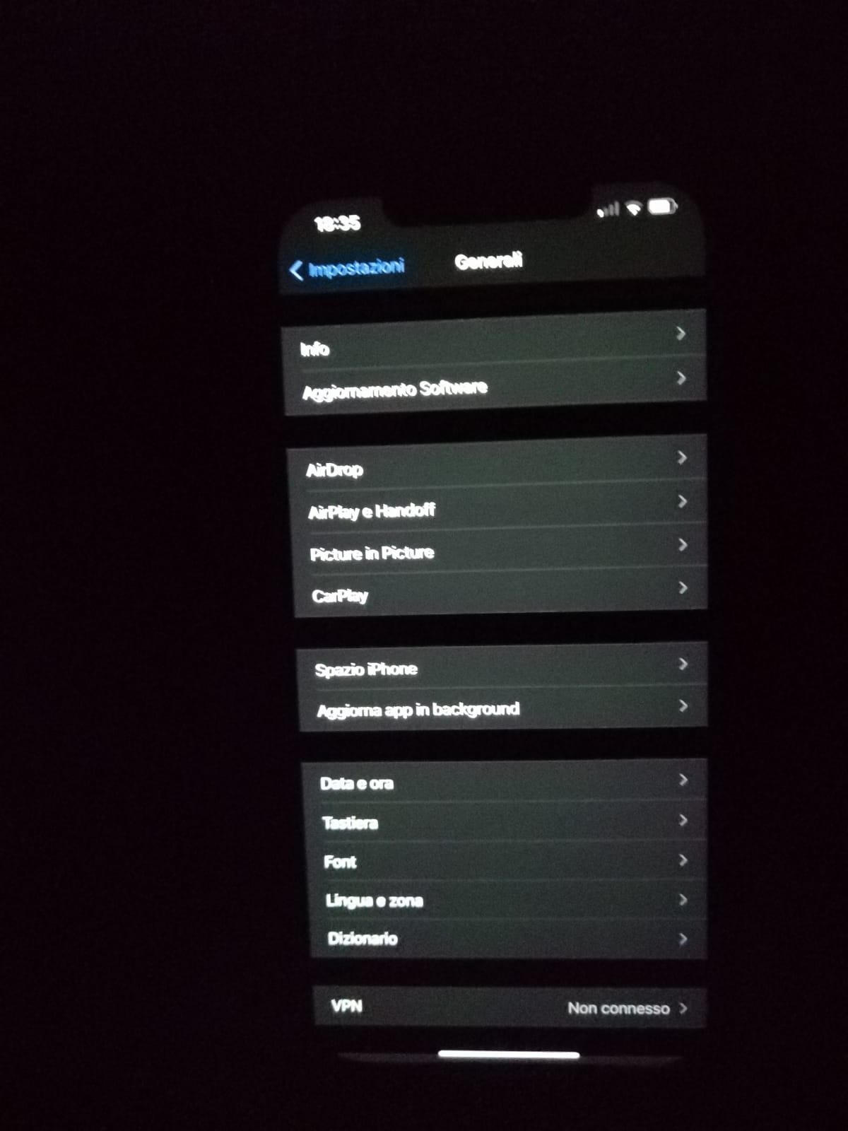 Green tint on my iphone 12 pro max Apple Community