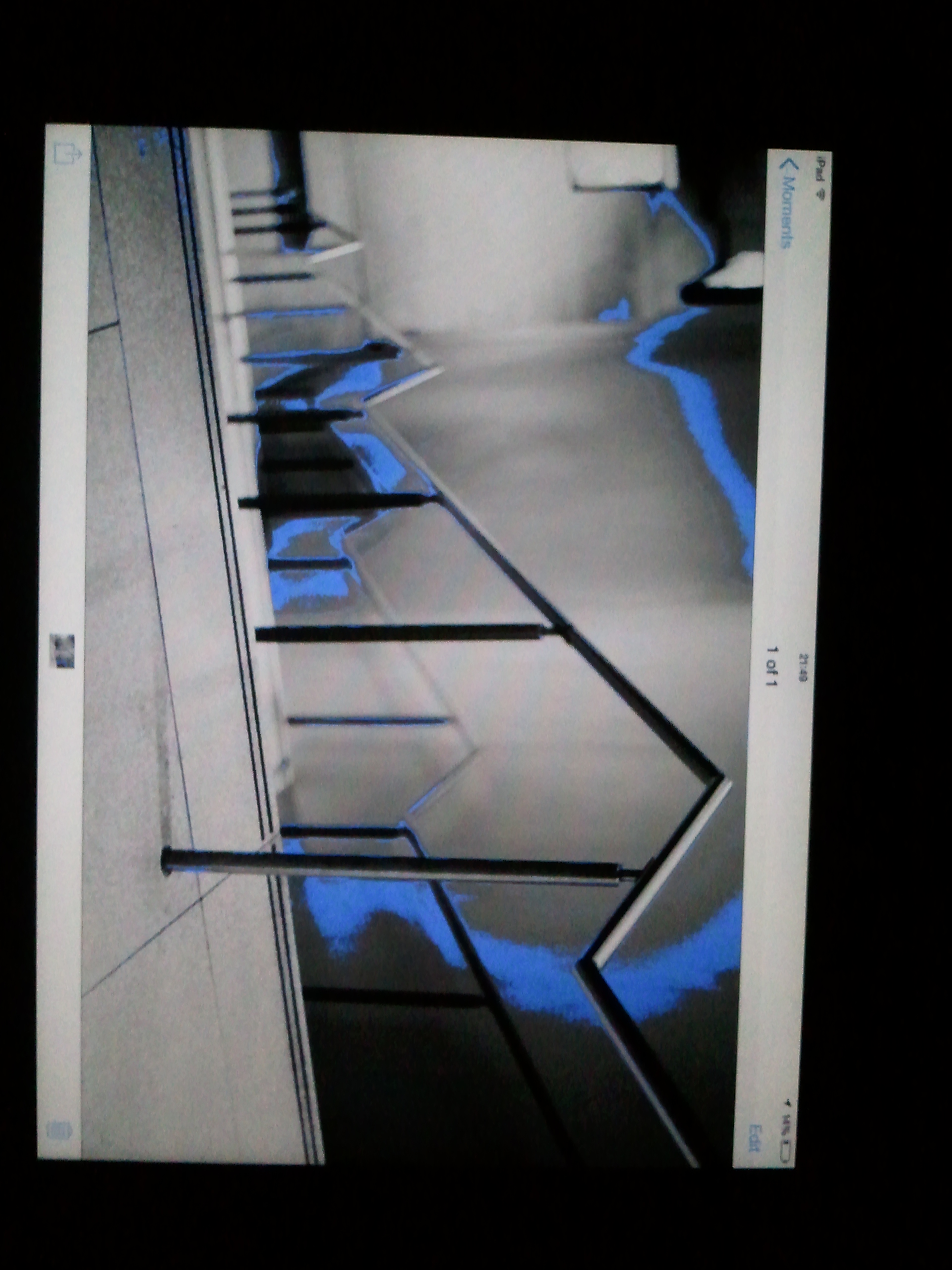 Ipad 2 screen problem (blue spots) Apple Community