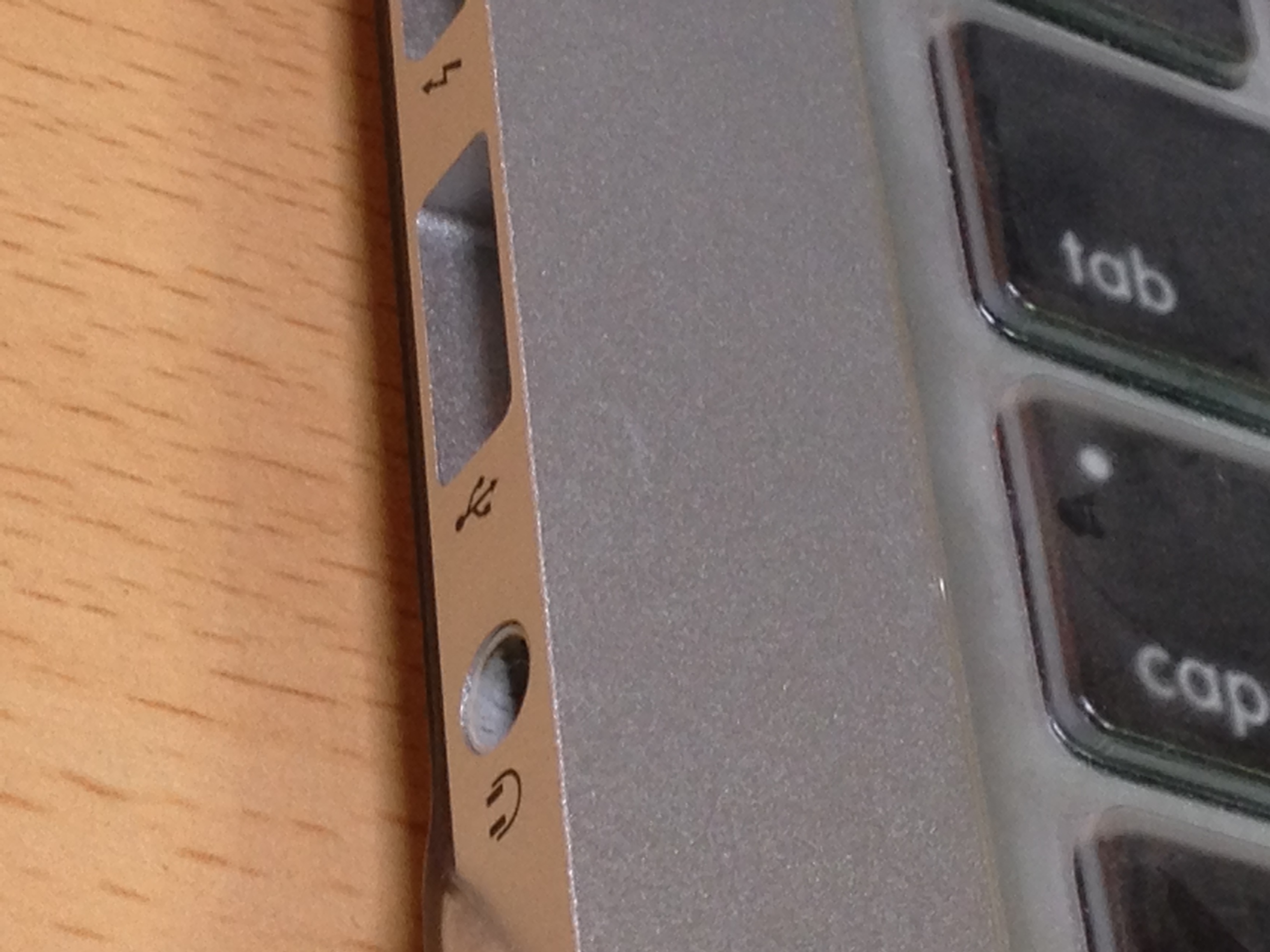 how to remove scratches from macbook pro … Apple Community