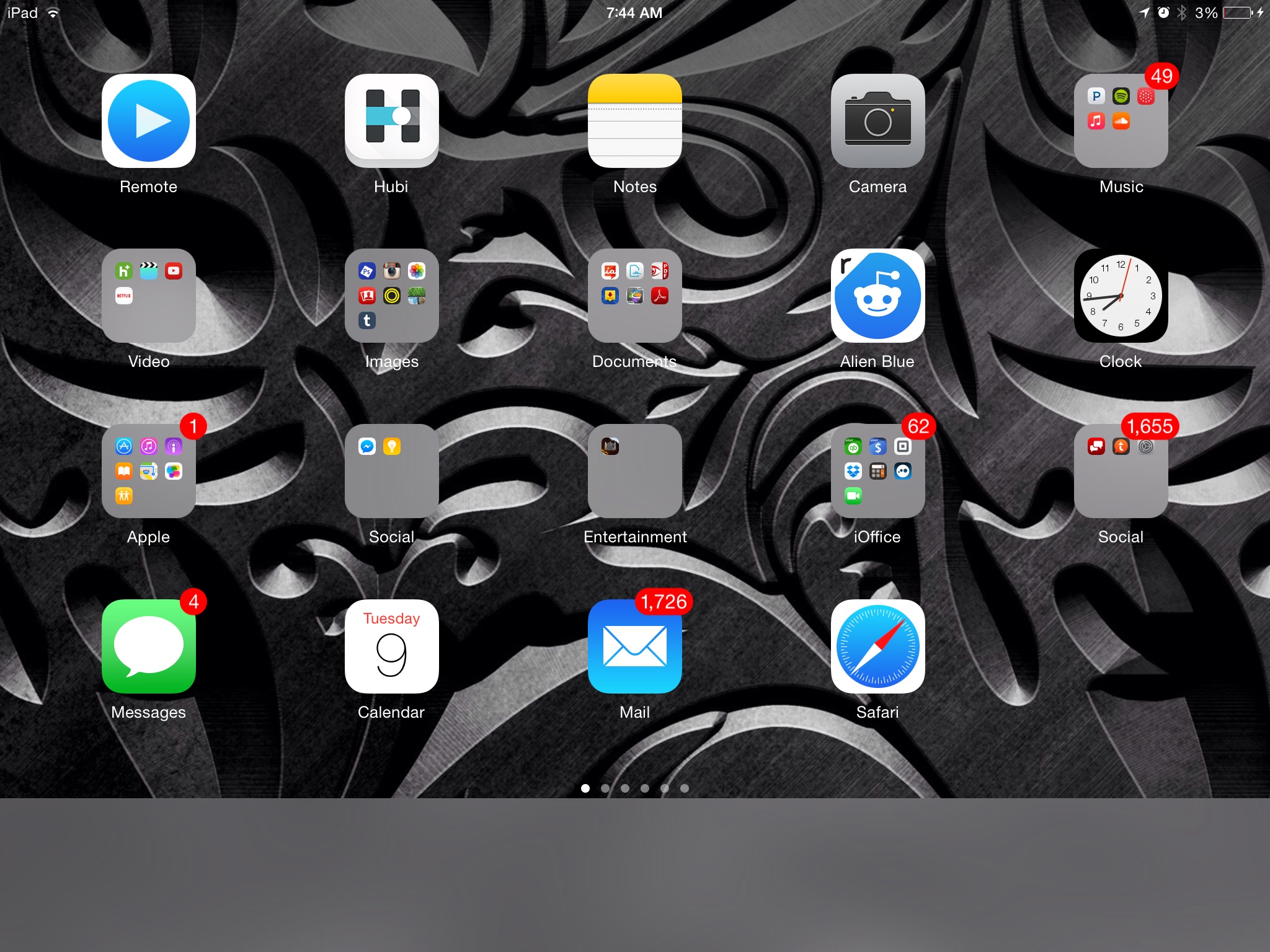 I can't get rid of a grey space at the bo… Apple Community