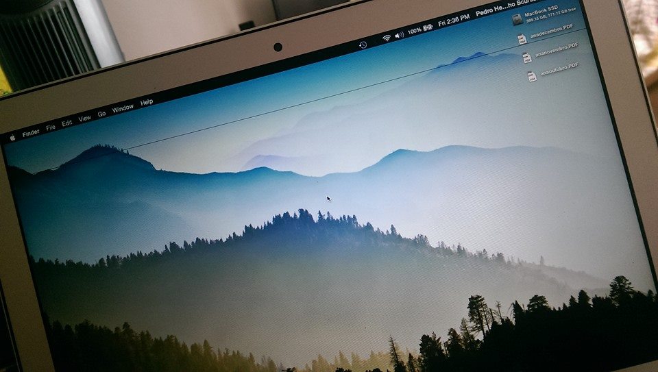 Diagonal stripes on screen. MacBook Air Apple Community