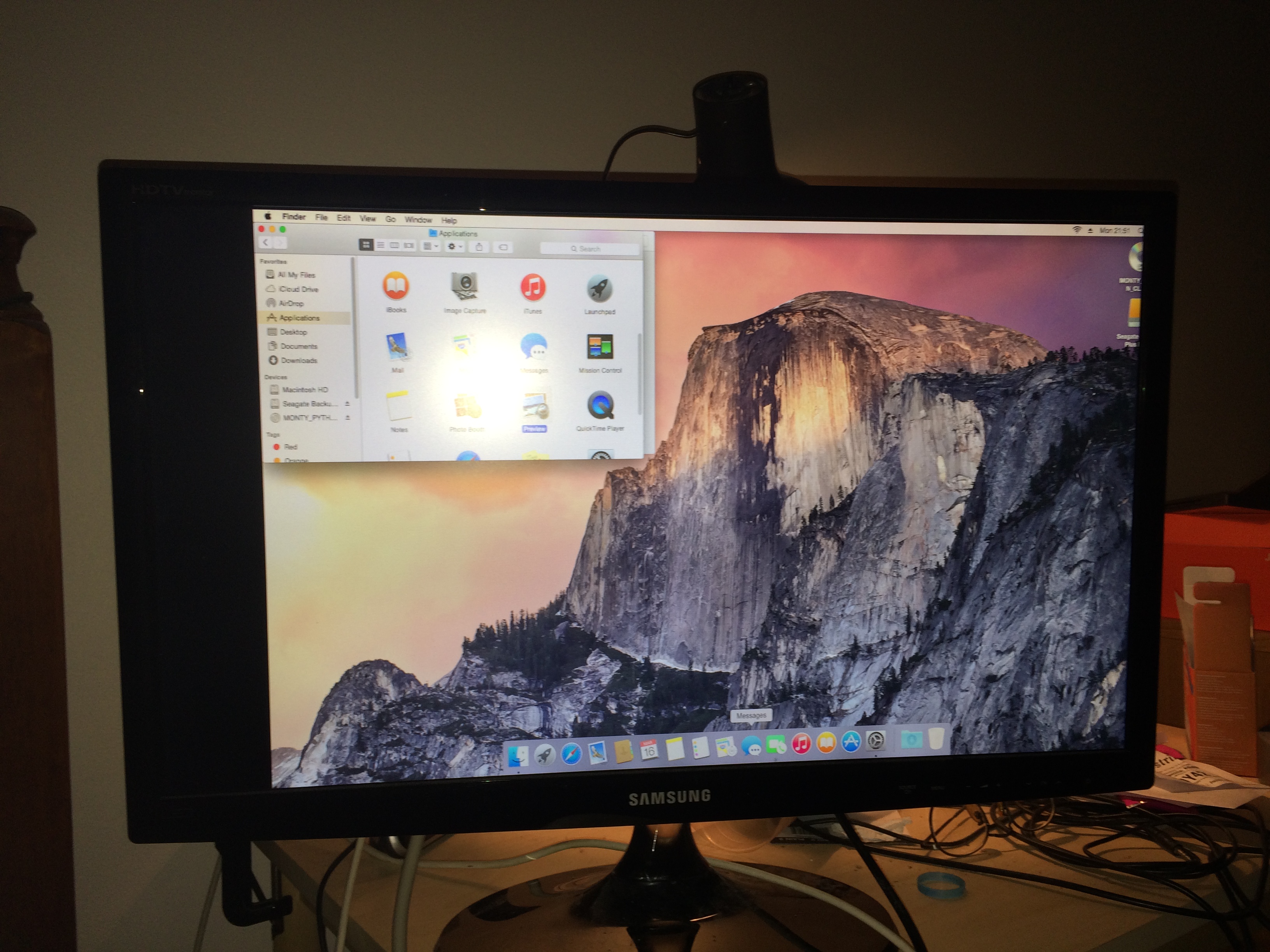 Vertical black bar at the left side of an… Apple Community