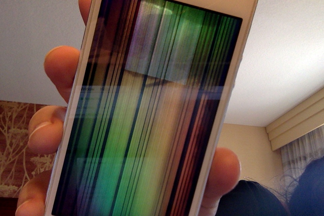 iPhone 5S colored lines across the screen Apple Community