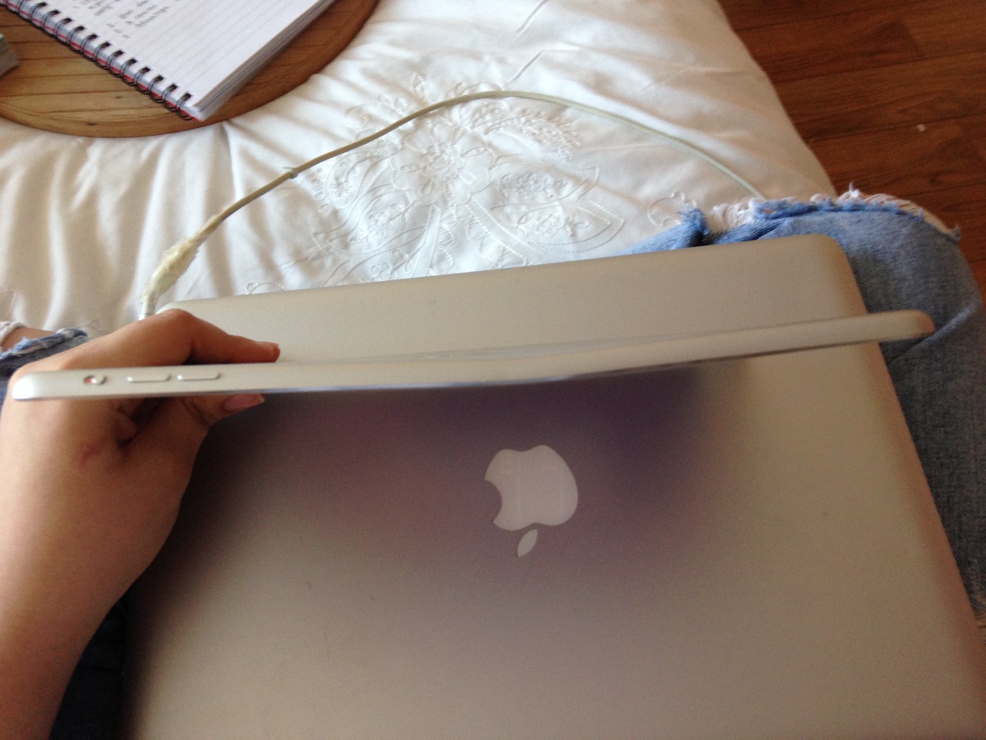 iPad air is bent, i have no idea how..... Apple Community