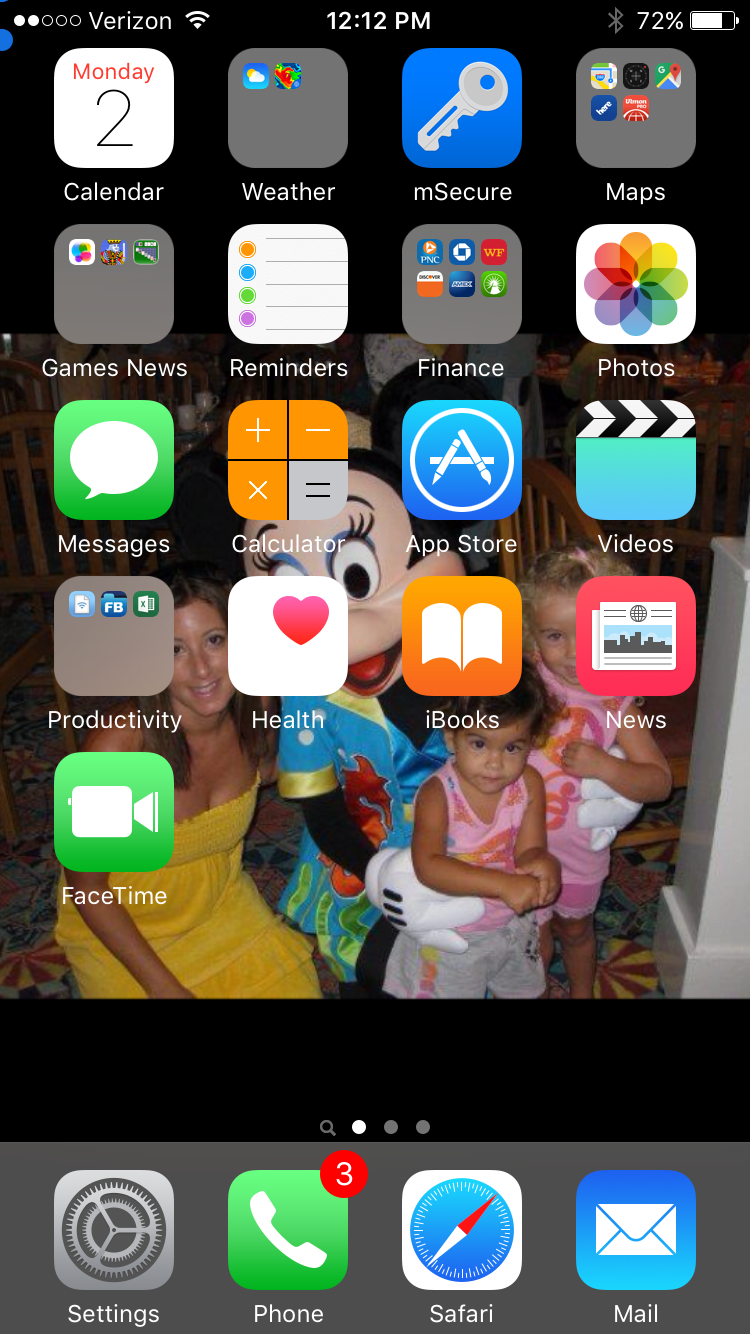 Blue dot on top of screen Apple Community