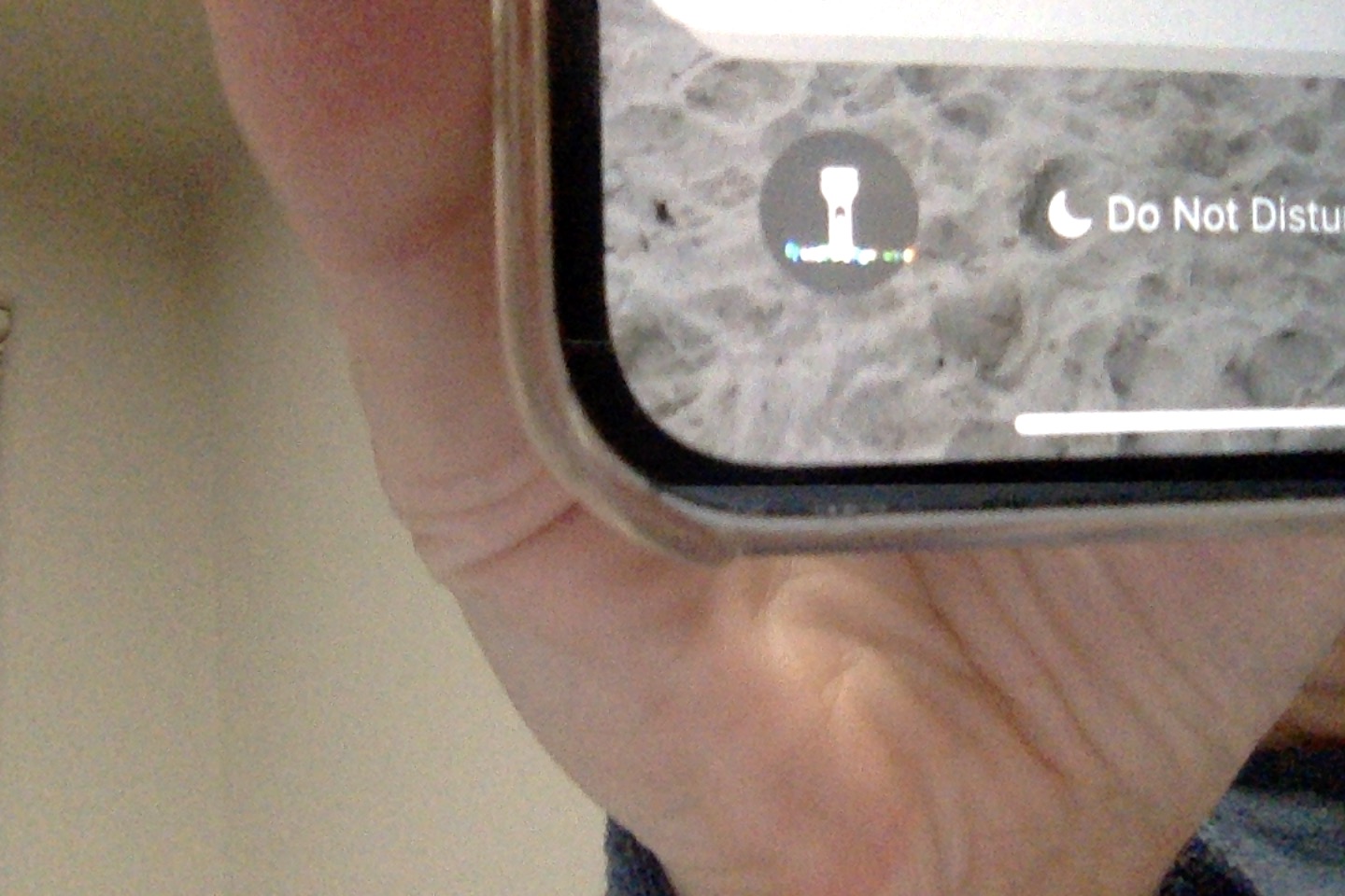 Dots on iPhone screen Apple Community