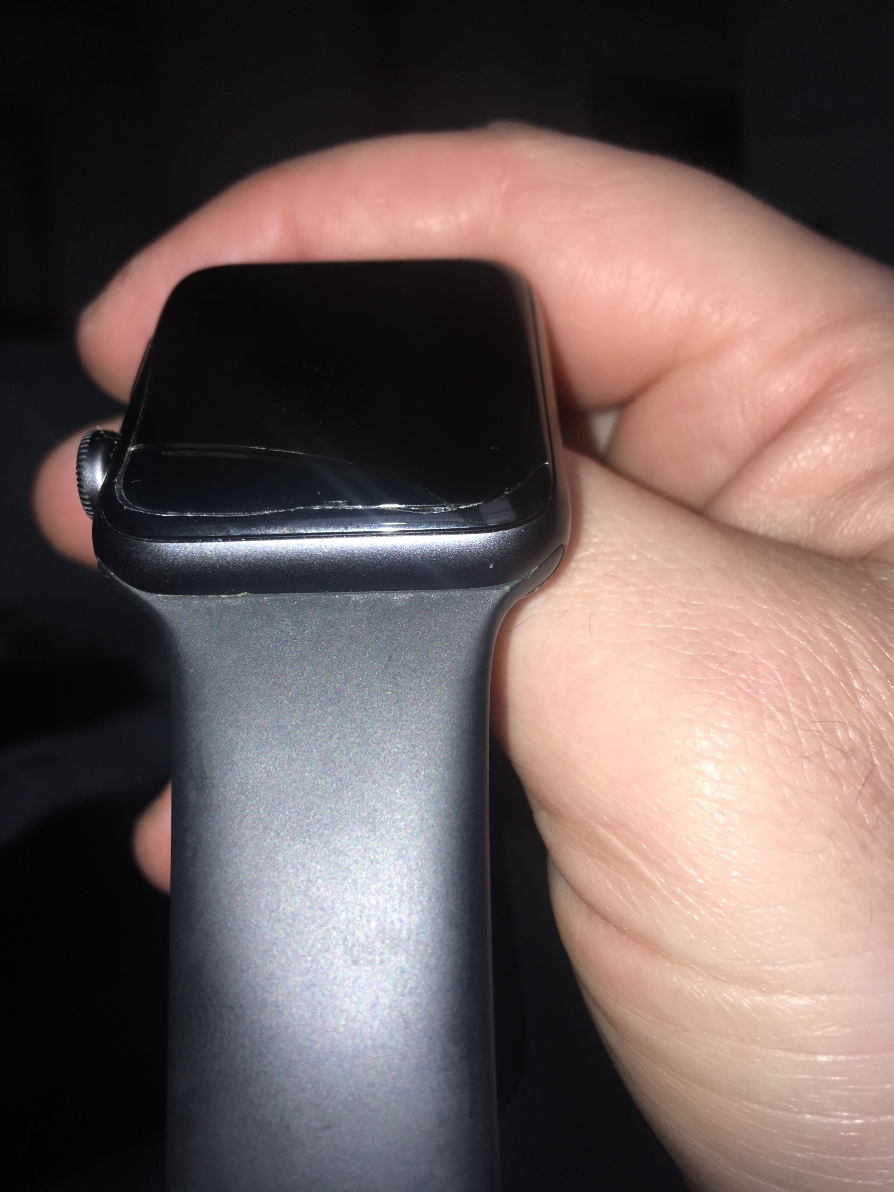 Apple Watch 3, cracked screed by it self Apple Community