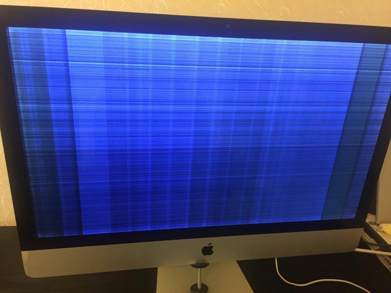 iMac Screen Blue lines Apple Community