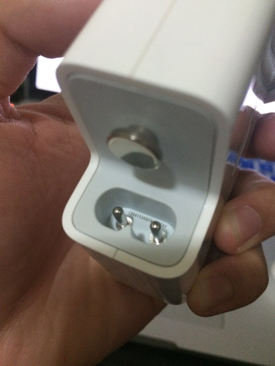 Does Anyone Has A MagSafe 2 Power Adapter… Apple Community