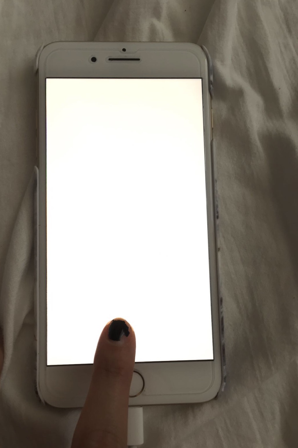Why does the front camera flashes white/y… Apple Community