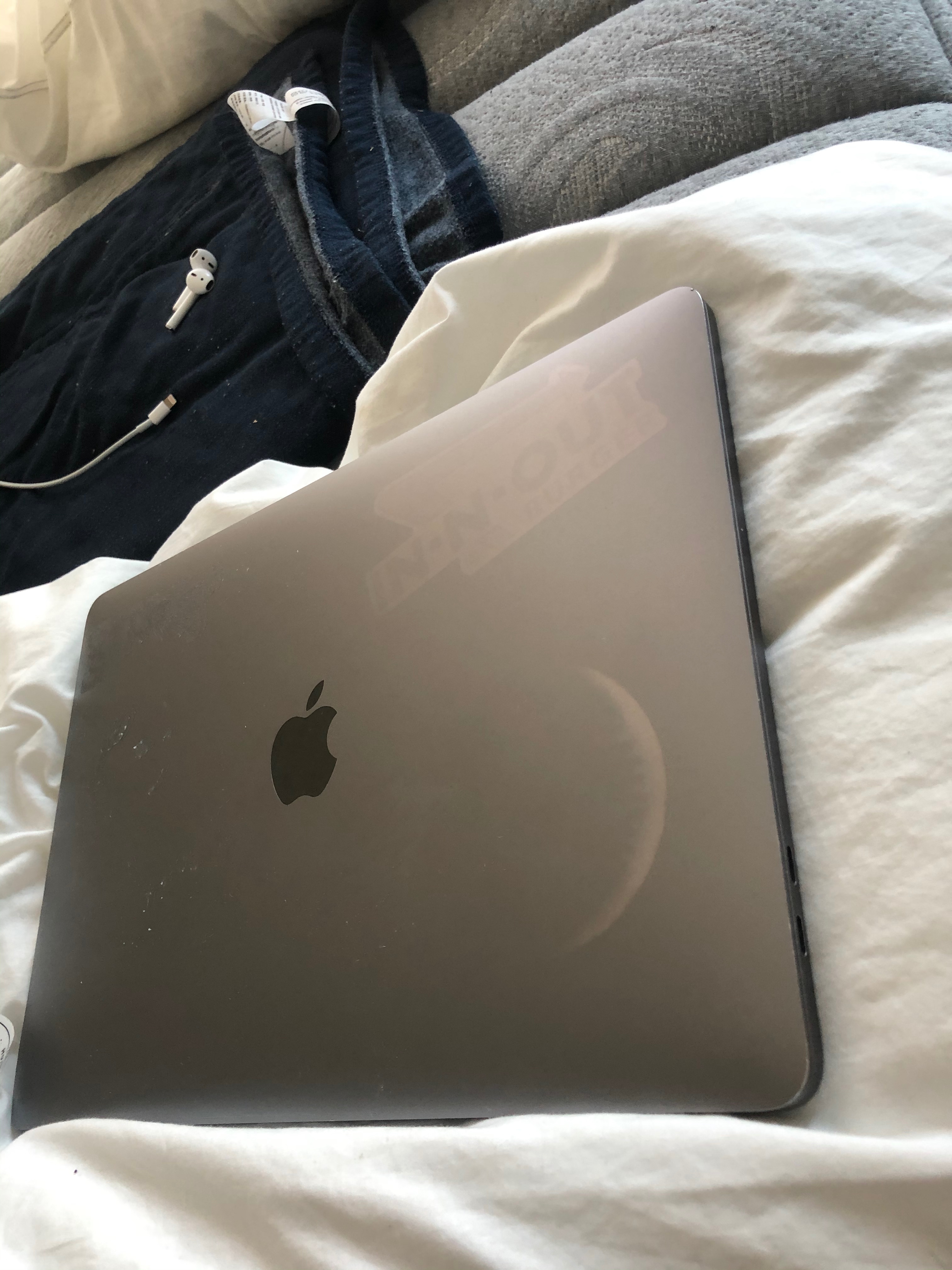 Just peeled off my MacBook Pro stickers. … Apple Community