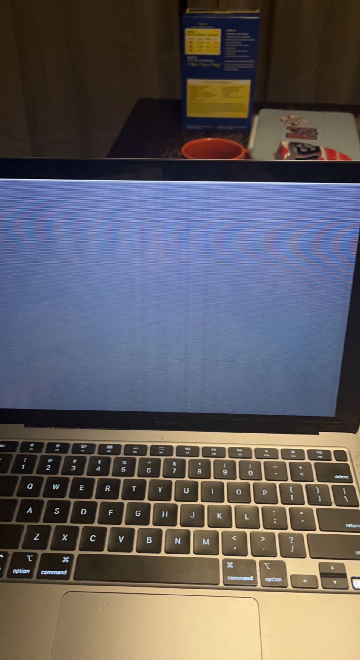 macbook crack on plastic (urgent) Apple Community