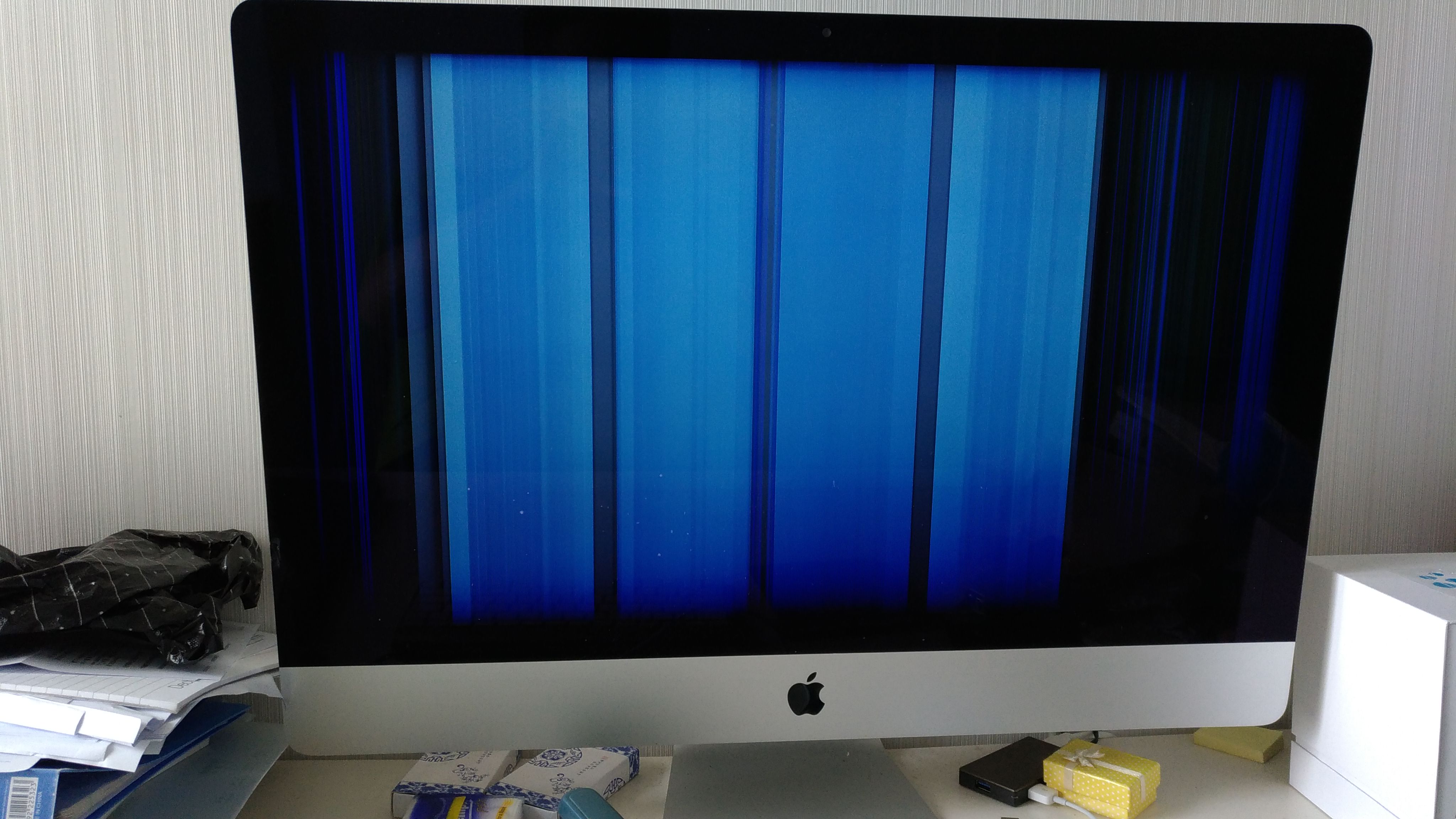 iMac late 2012 blue stripes screen Apple Community