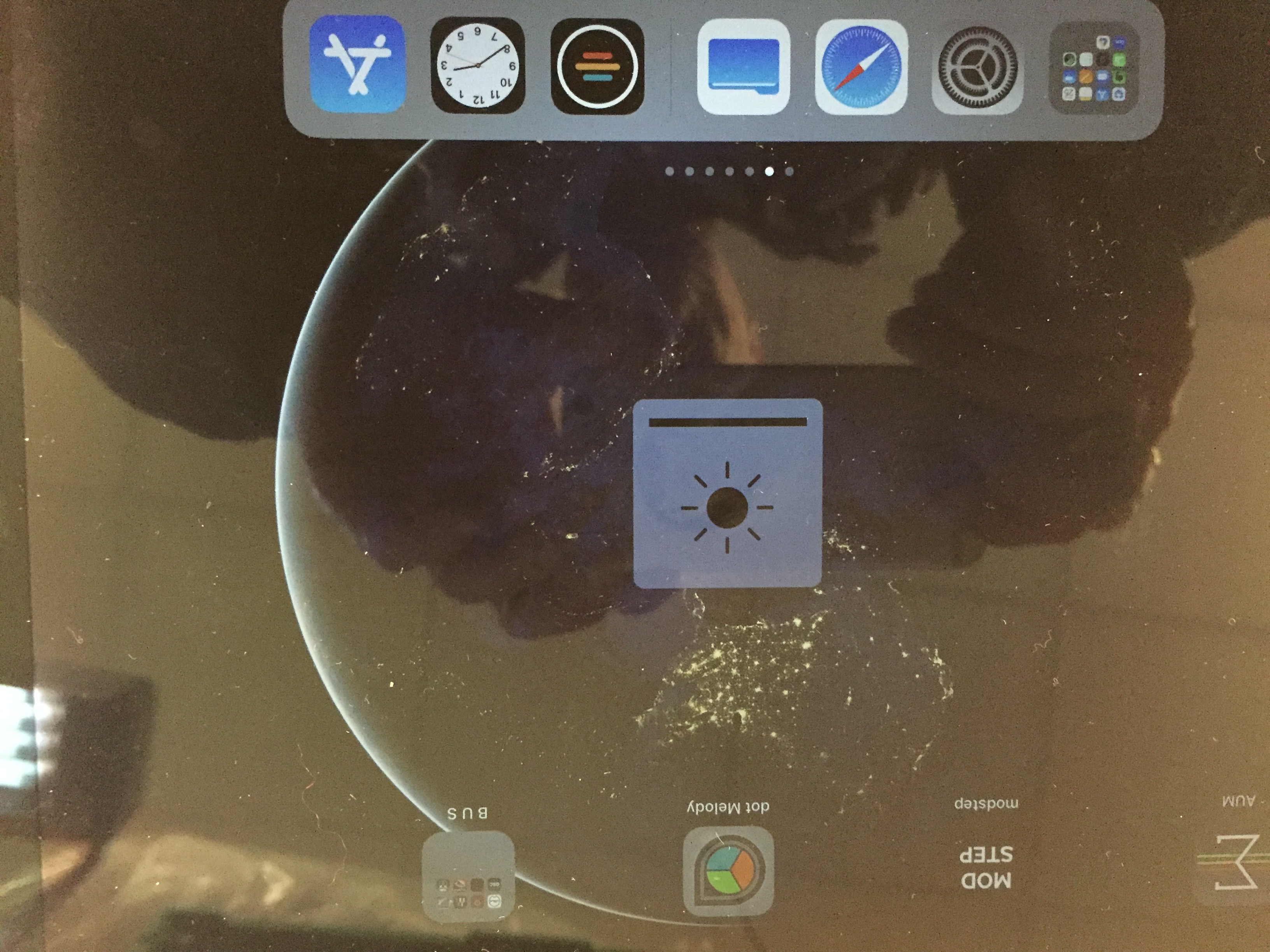 why does iPad Pro screen dim? Apple Community