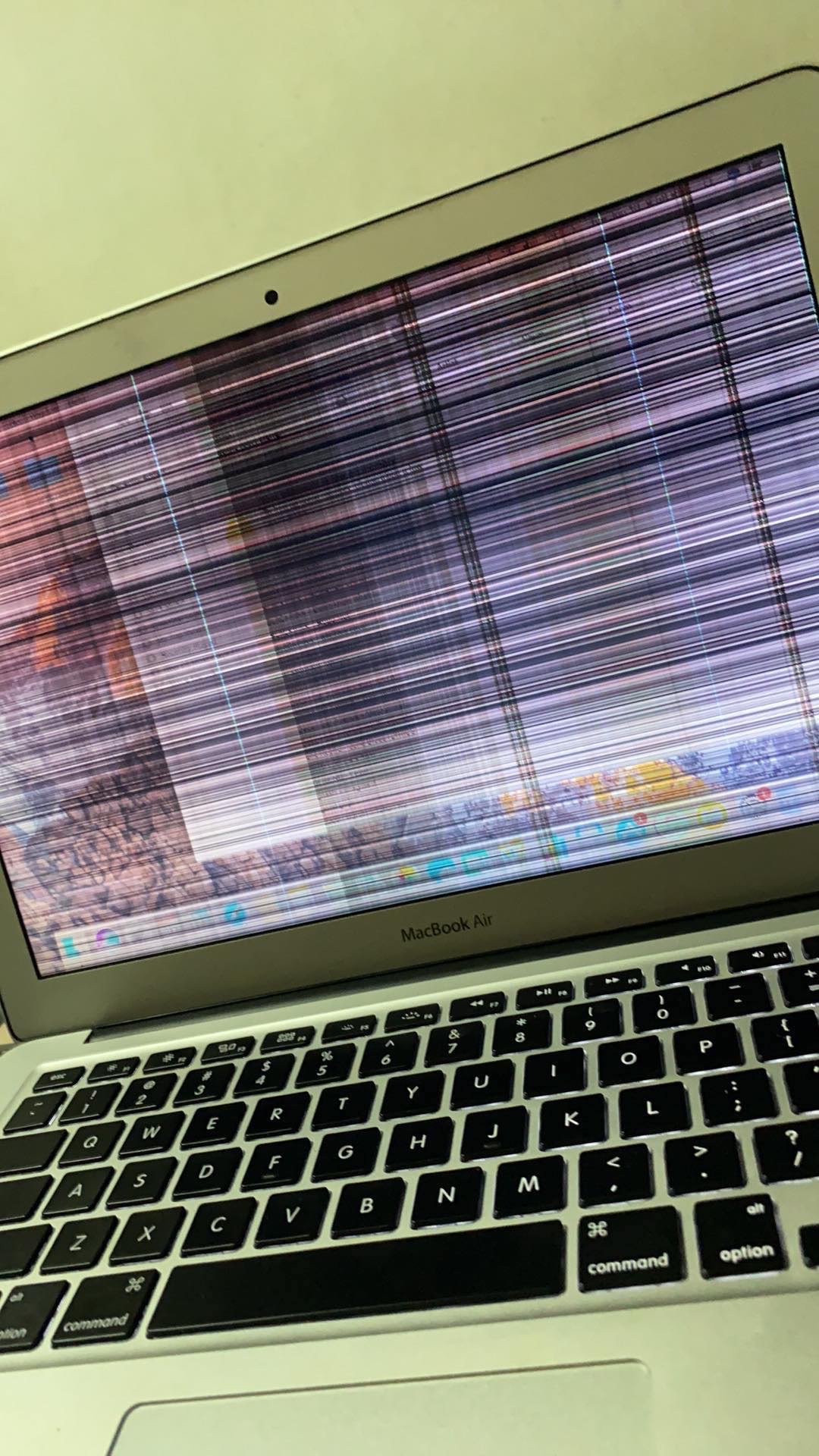 Macbook air (lines on screen, blackedou… Apple Community