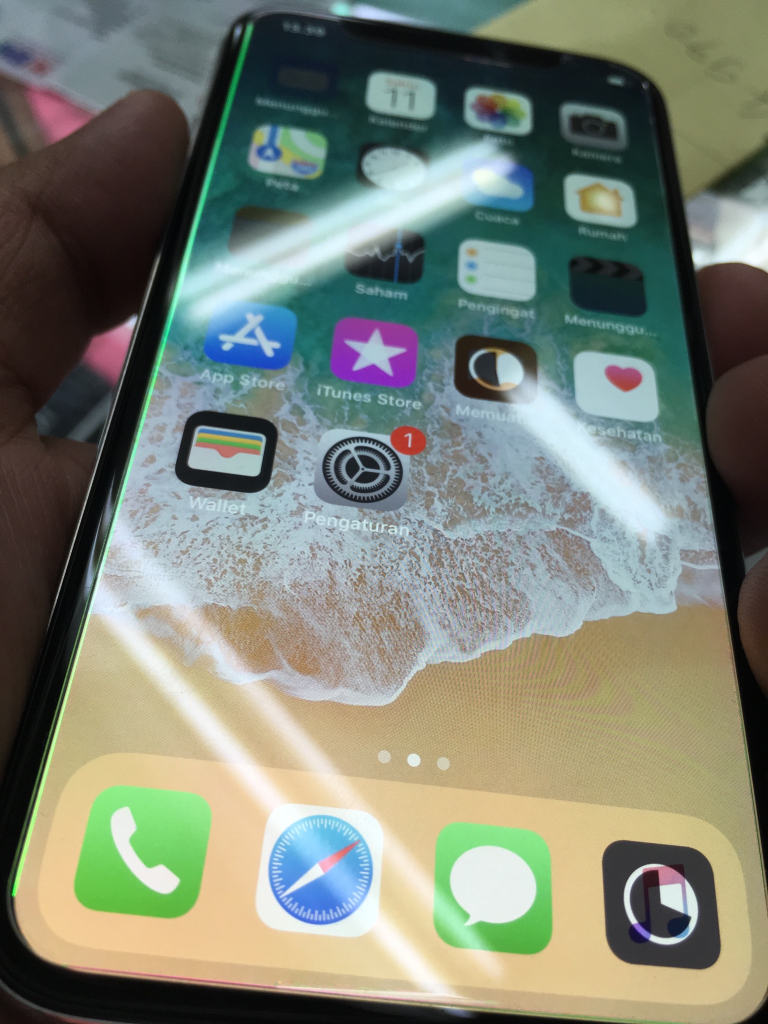 iPhone X green line Apple Community