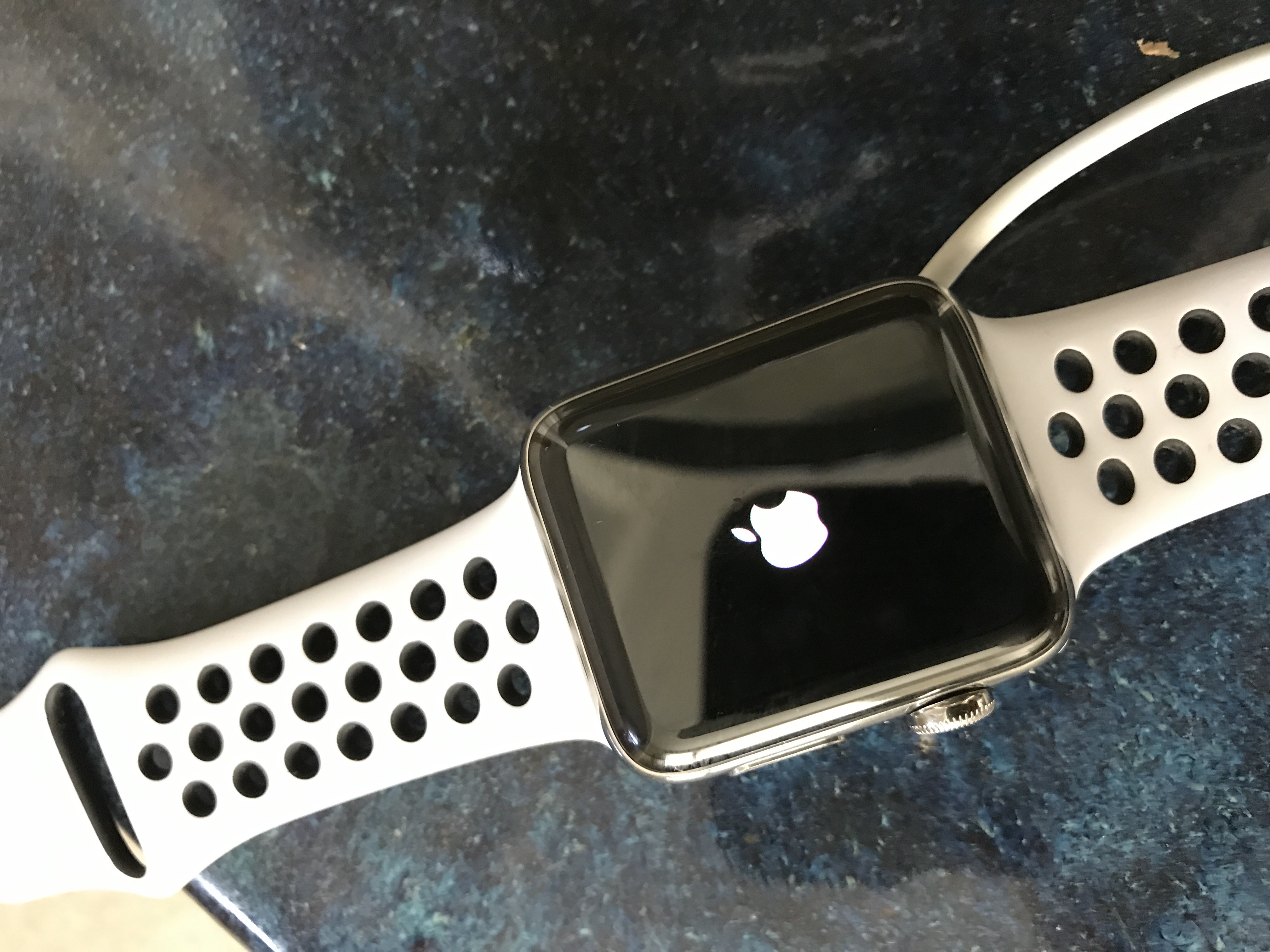 Series 3 SS 42mm Apple Watch keeps Restar… Apple Community