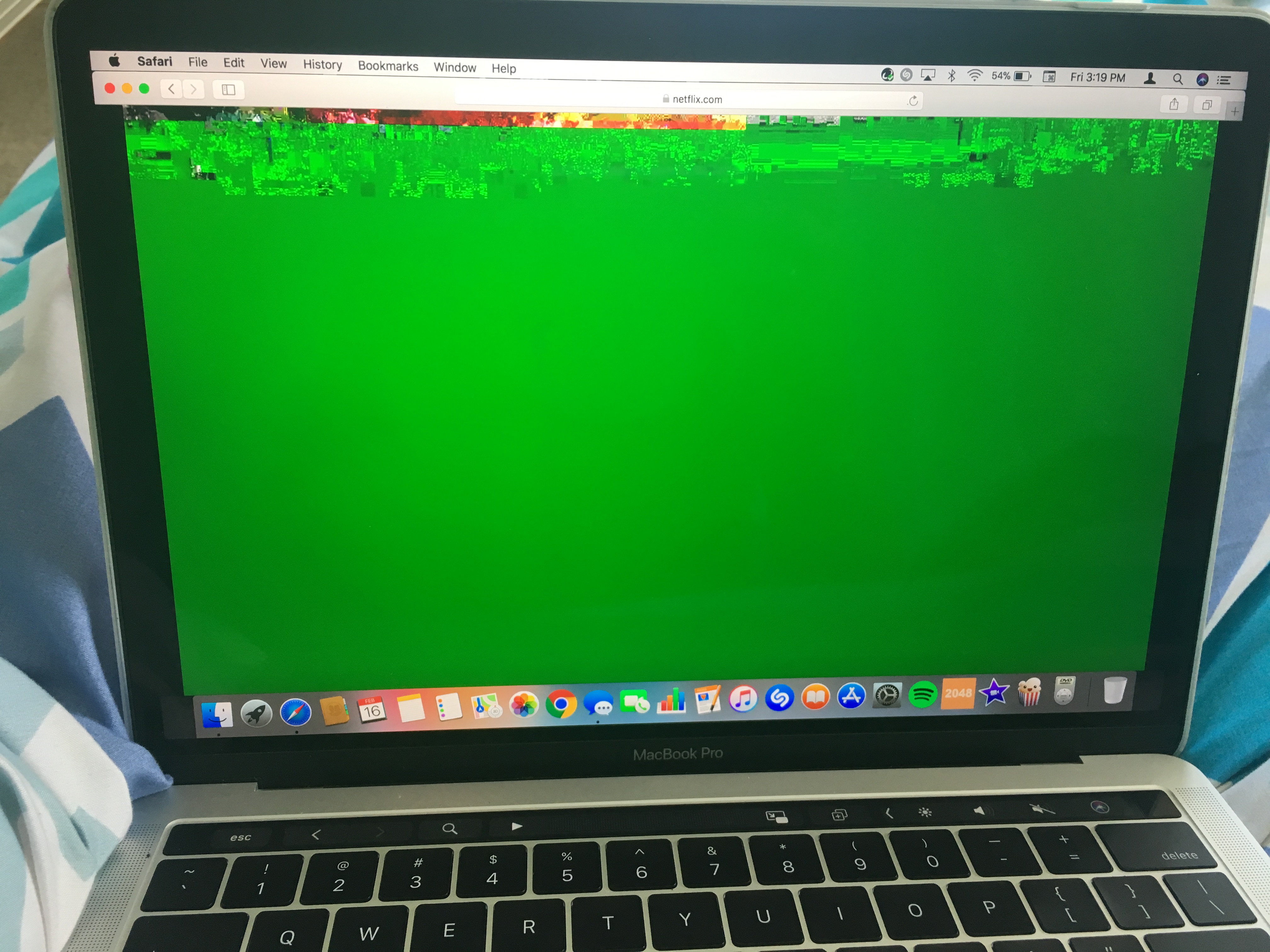 Green flicker through screen Apple Community