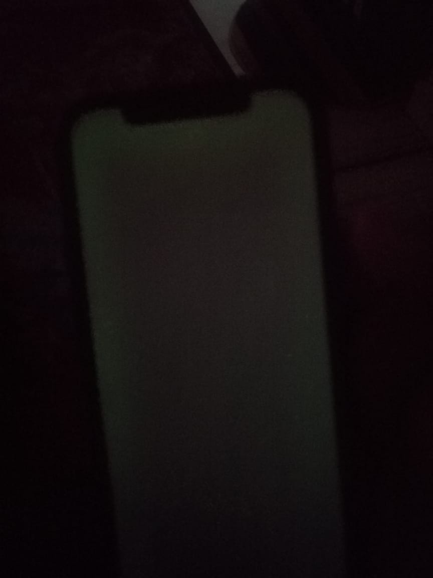 iPhone 12, green tint on screen Apple Community