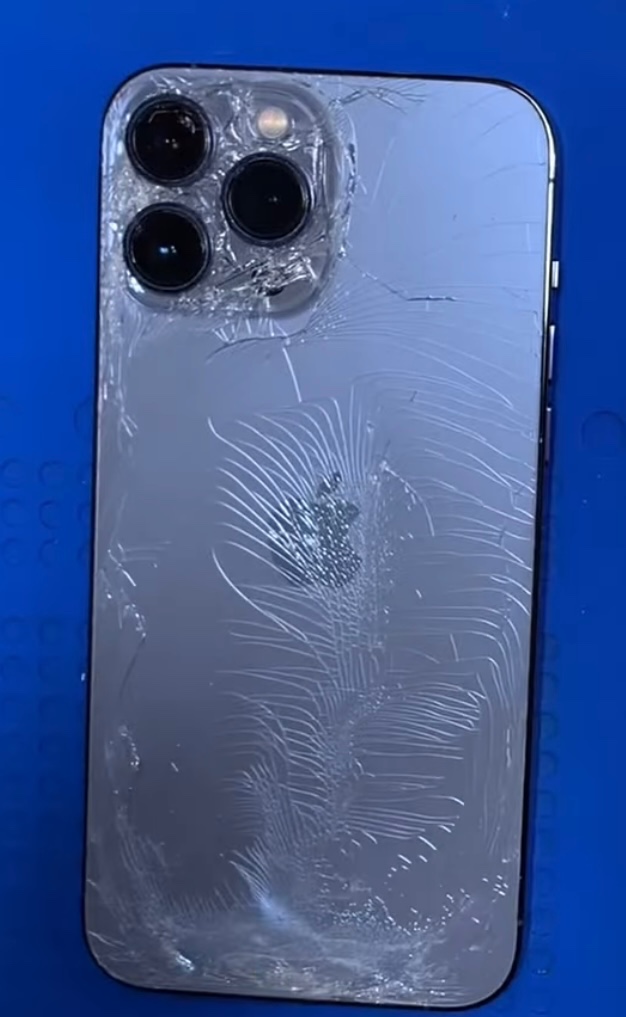 Screen crasked and black glass damage Apple Community