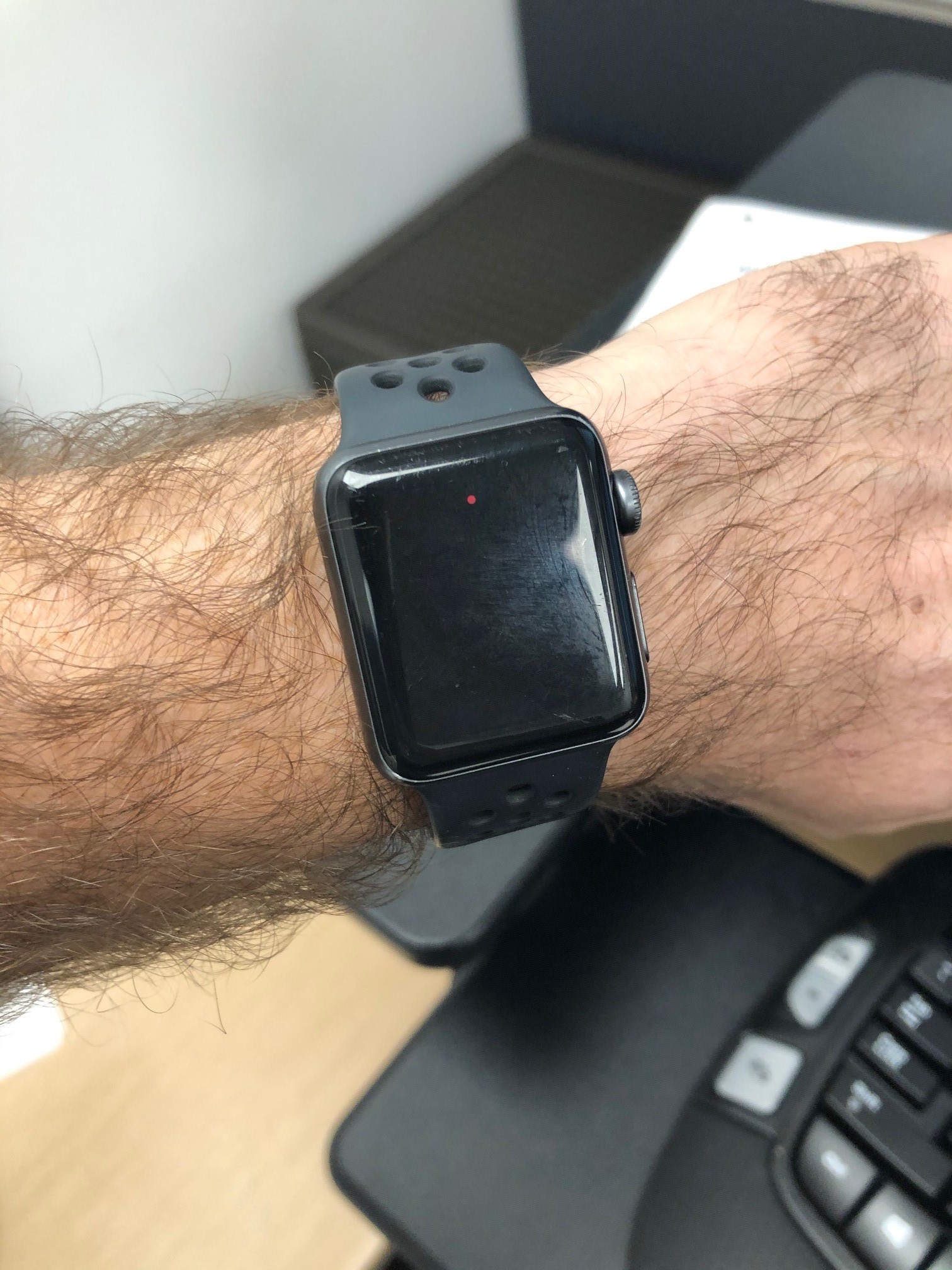 Black Screen w/ Notification Red Dot Apple Community